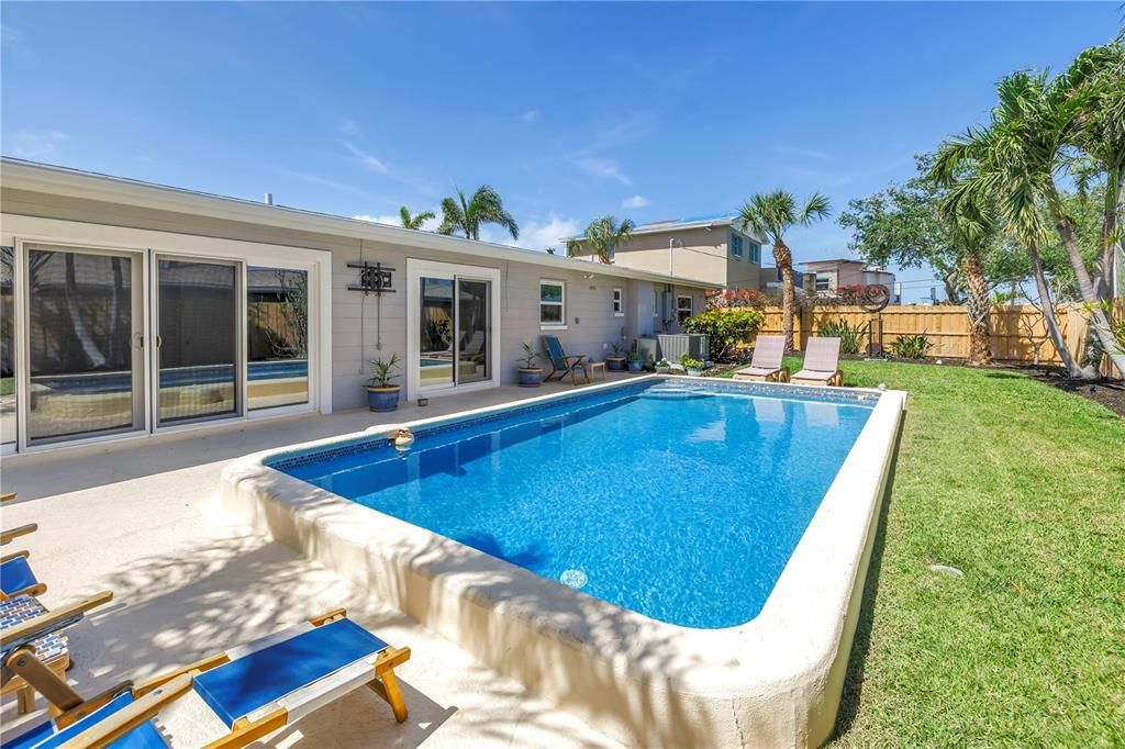 Active With Contract: $525,000 (3 beds, 2 baths, 1324 Square Feet)