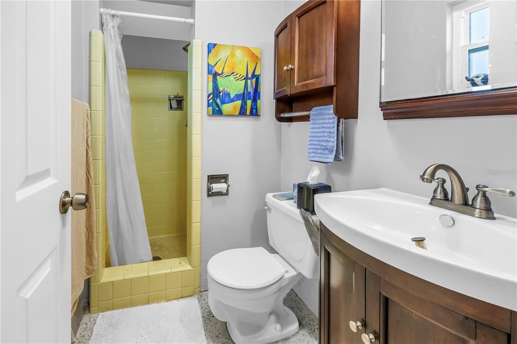 Active With Contract: $525,000 (3 beds, 2 baths, 1324 Square Feet)