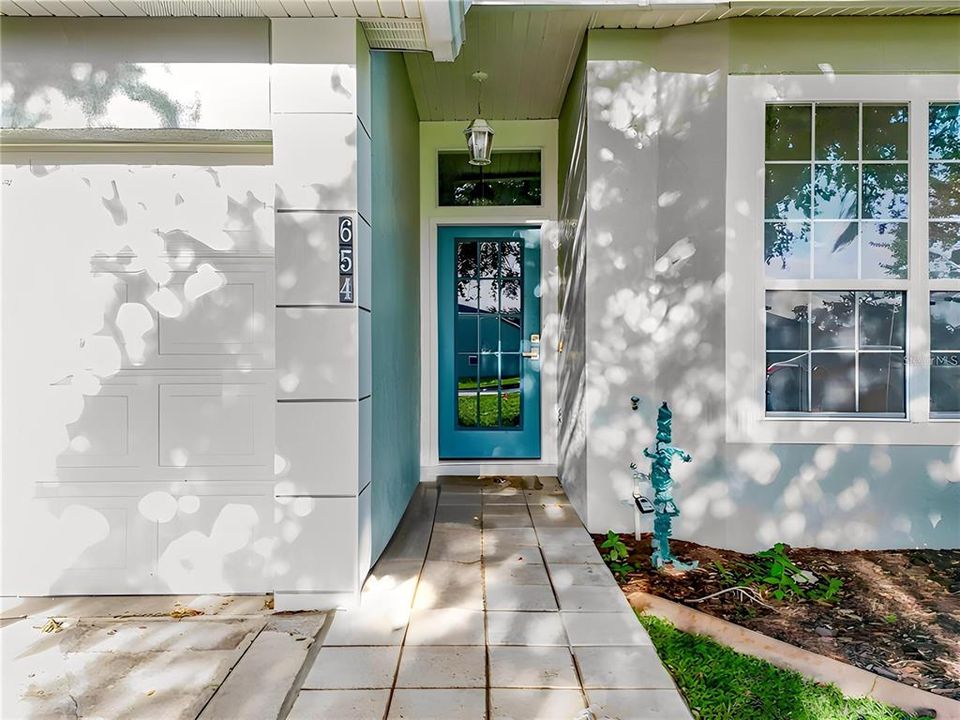 For Sale: $279,000 (2 beds, 2 baths, 1124 Square Feet)