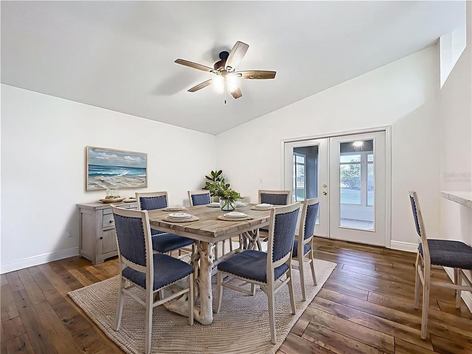 For Sale: $279,000 (2 beds, 2 baths, 1124 Square Feet)