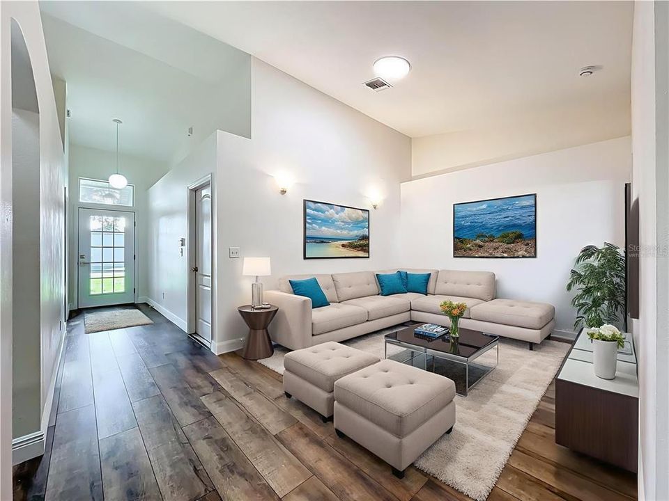 For Sale: $279,000 (2 beds, 2 baths, 1124 Square Feet)