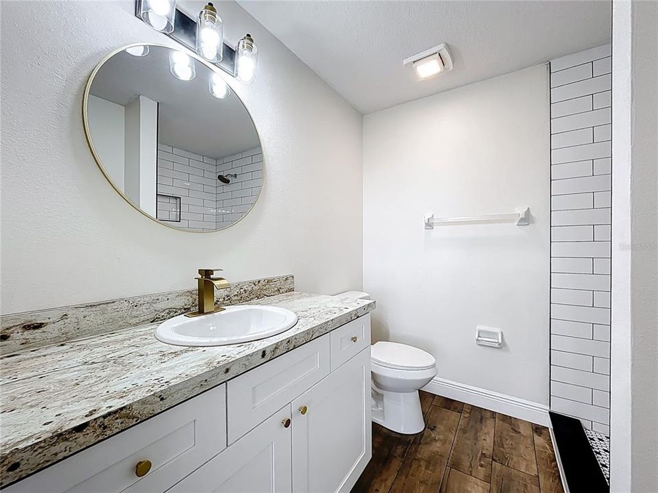 For Sale: $279,000 (2 beds, 2 baths, 1124 Square Feet)