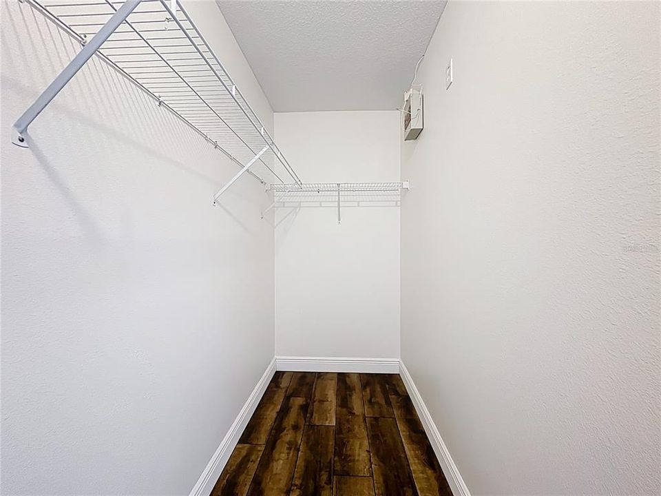 For Sale: $279,000 (2 beds, 2 baths, 1124 Square Feet)