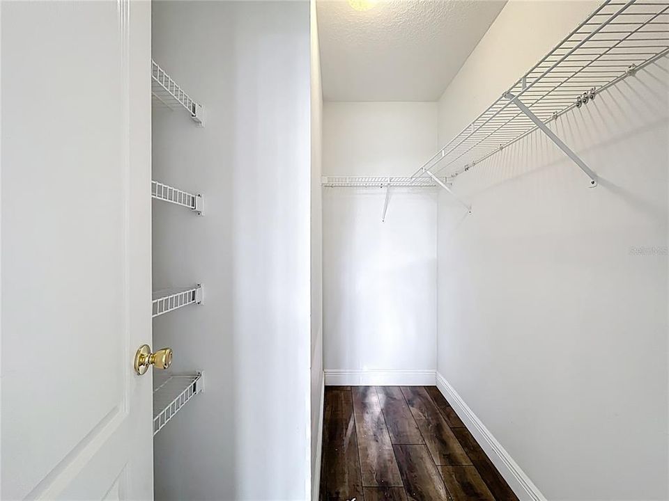 For Sale: $279,000 (2 beds, 2 baths, 1124 Square Feet)