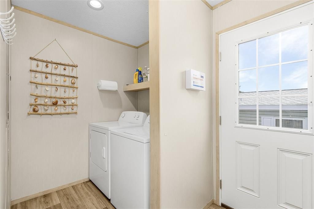 На продажу: $399,000 (3 спален, 2 ванн, 1412 Квадратных фут)