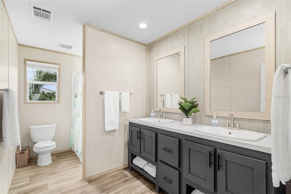 На продажу: $399,000 (3 спален, 2 ванн, 1412 Квадратных фут)