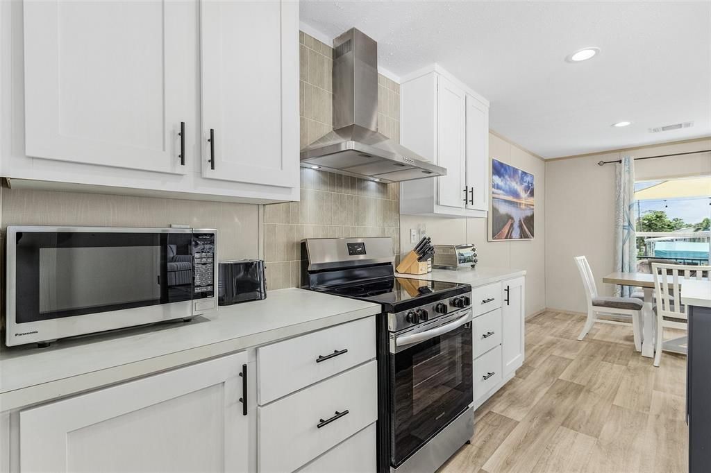 На продажу: $399,000 (3 спален, 2 ванн, 1412 Квадратных фут)