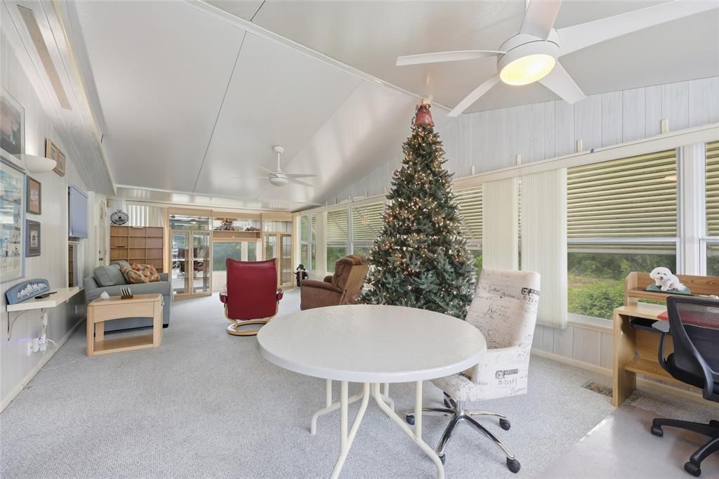 Под контрактом: $215,000 (2 спален, 2 ванн, 1456 Квадратных фут)