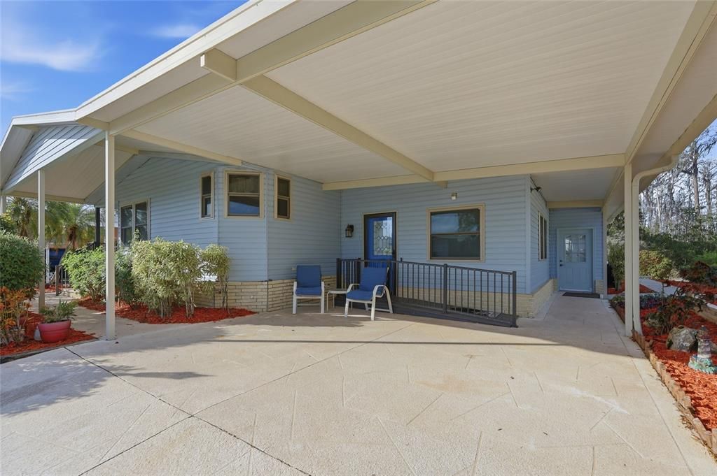 Под контрактом: $215,000 (2 спален, 2 ванн, 1456 Квадратных фут)