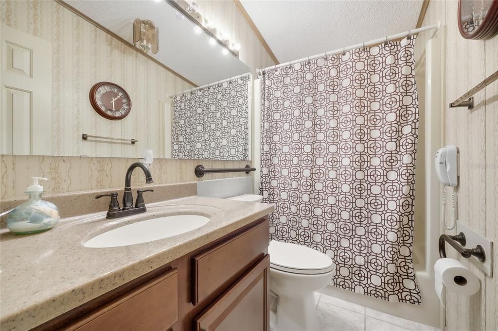 Под контрактом: $215,000 (2 спален, 2 ванн, 1456 Квадратных фут)