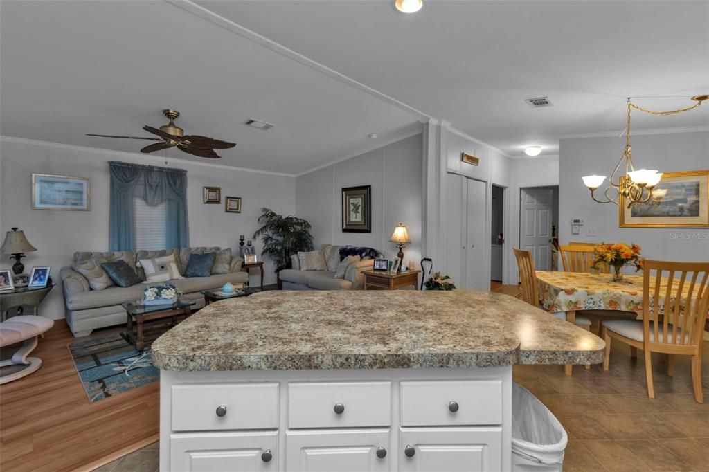 En Venta: $159,900 (2 camas, 2 baños, 960 Pies cuadrados)