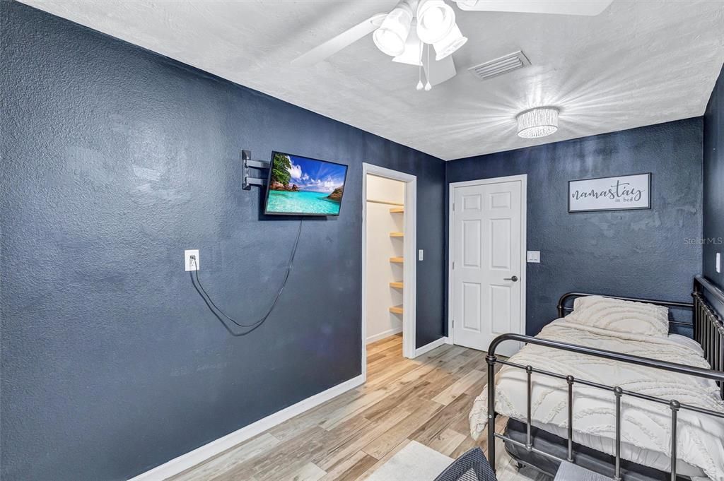 For Sale: $650,000 (4 beds, 2 baths, 2016 Square Feet)