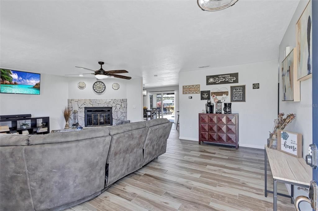 For Sale: $650,000 (4 beds, 2 baths, 2016 Square Feet)