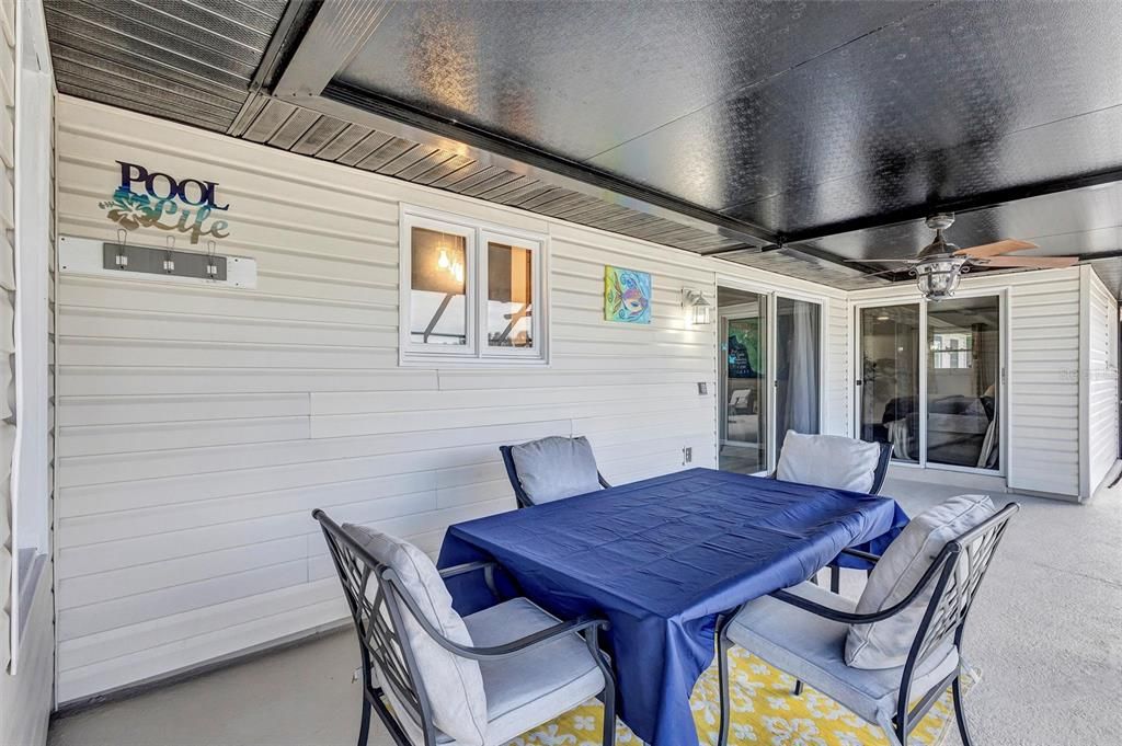 For Sale: $650,000 (4 beds, 2 baths, 2016 Square Feet)