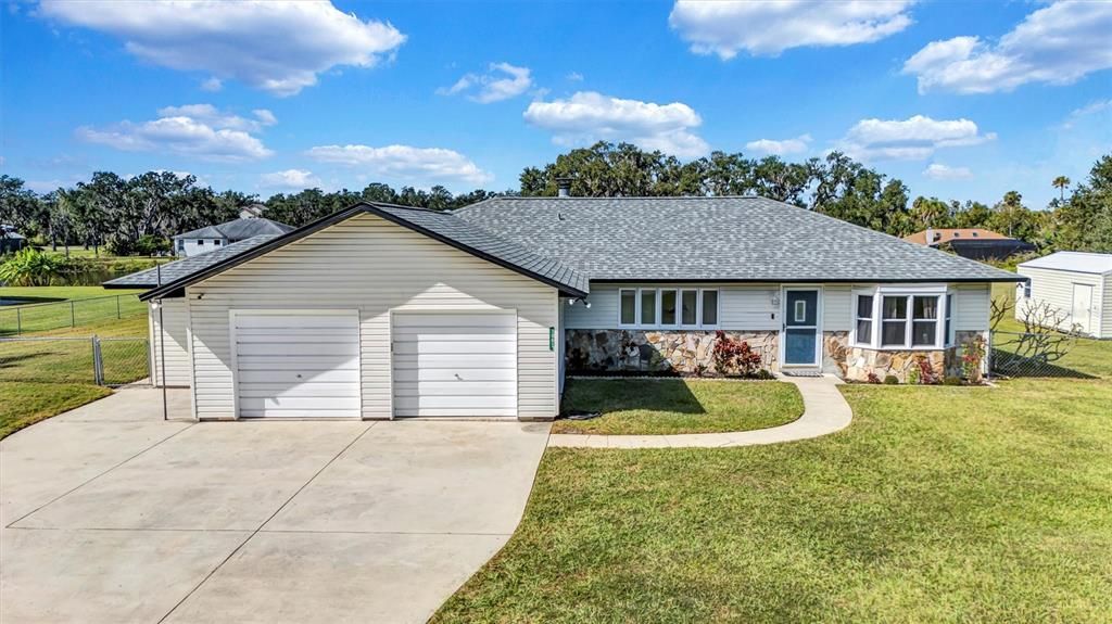 For Sale: $650,000 (4 beds, 2 baths, 2016 Square Feet)