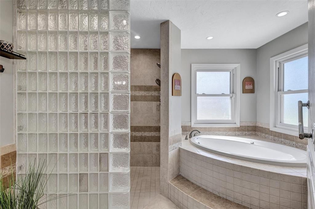 For Sale: $650,000 (4 beds, 2 baths, 2016 Square Feet)