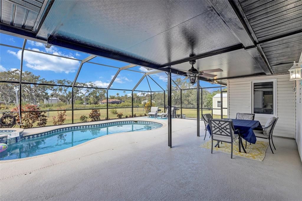 For Sale: $650,000 (4 beds, 2 baths, 2016 Square Feet)