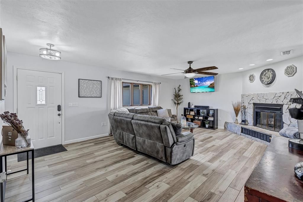 For Sale: $650,000 (4 beds, 2 baths, 2016 Square Feet)