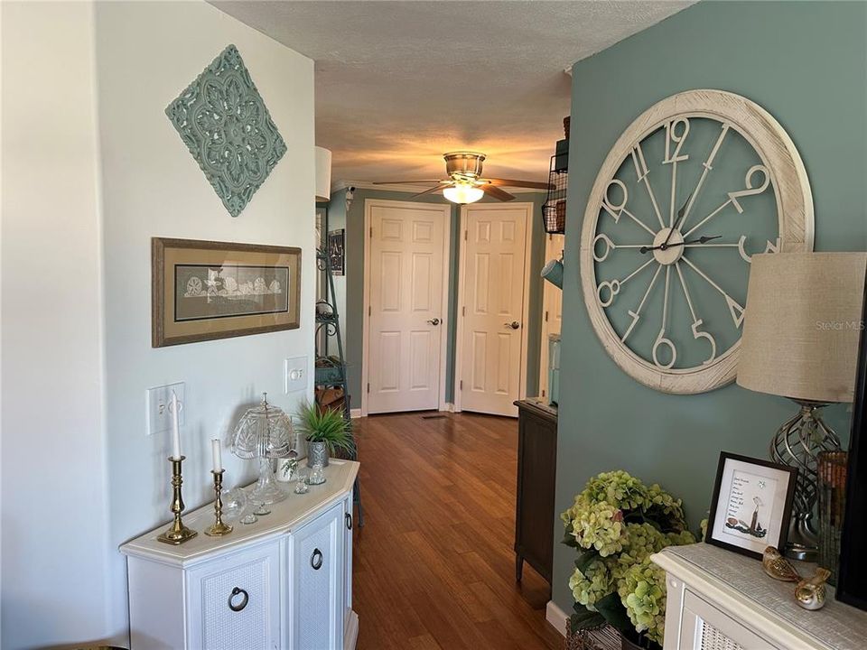 待售: $189,000 (2 贝兹, 2 浴室, 1056 平方英尺)