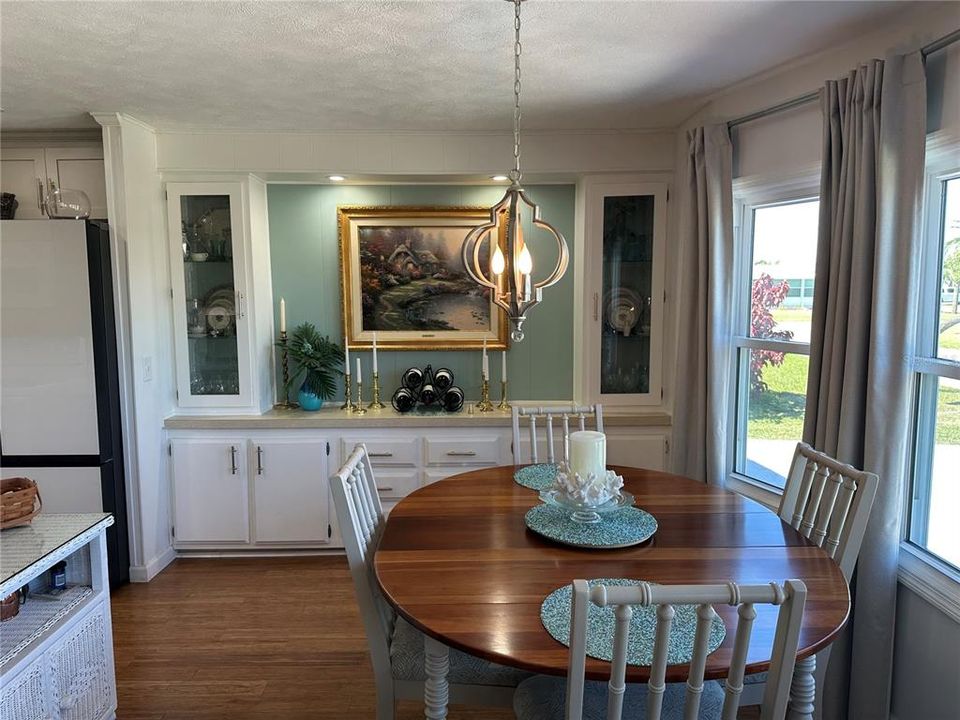 待售: $189,000 (2 贝兹, 2 浴室, 1056 平方英尺)