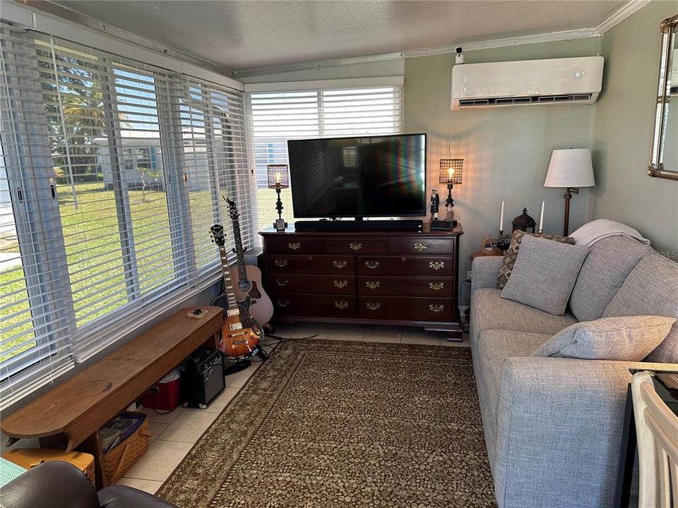 待售: $189,000 (2 贝兹, 2 浴室, 1056 平方英尺)