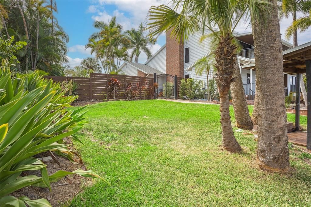 For Sale: $1,590,000 (4 beds, 4 baths, 2778 Square Feet)