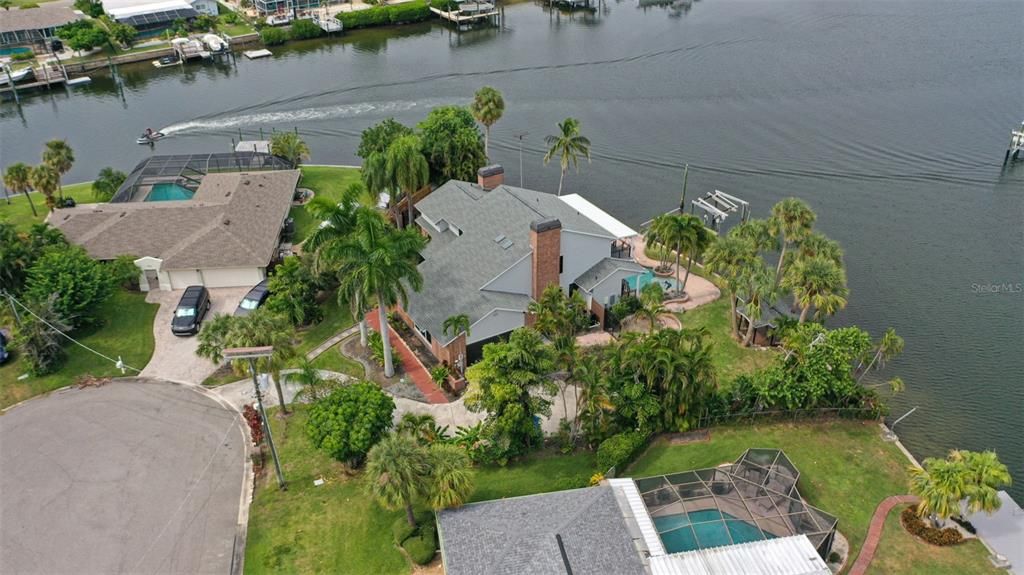 For Sale: $1,590,000 (4 beds, 4 baths, 2778 Square Feet)