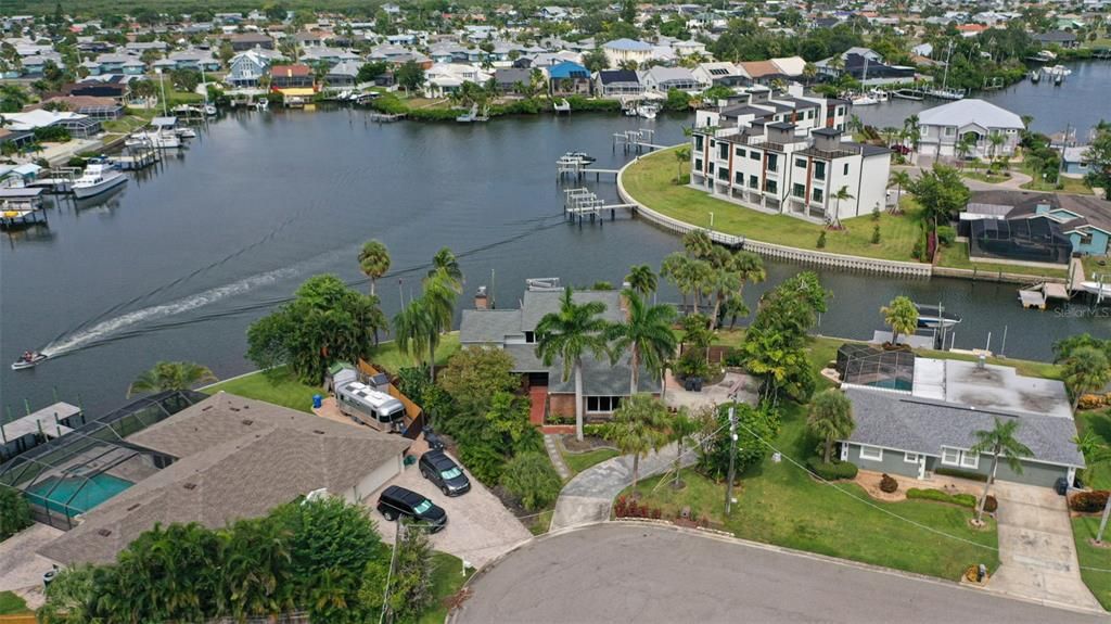 For Sale: $1,590,000 (4 beds, 4 baths, 2778 Square Feet)