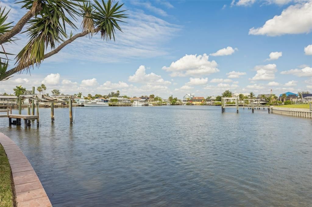 For Sale: $1,590,000 (4 beds, 4 baths, 2778 Square Feet)