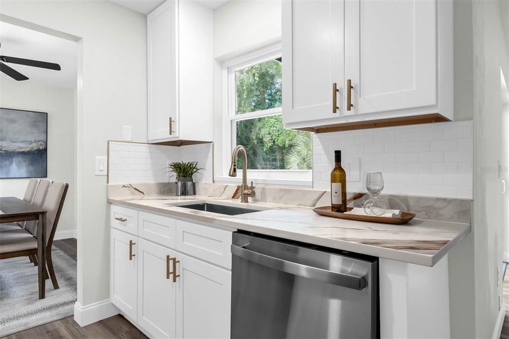 В аренду: $3,250 (4 спален, 2 ванн, 1604 Квадратных фут)