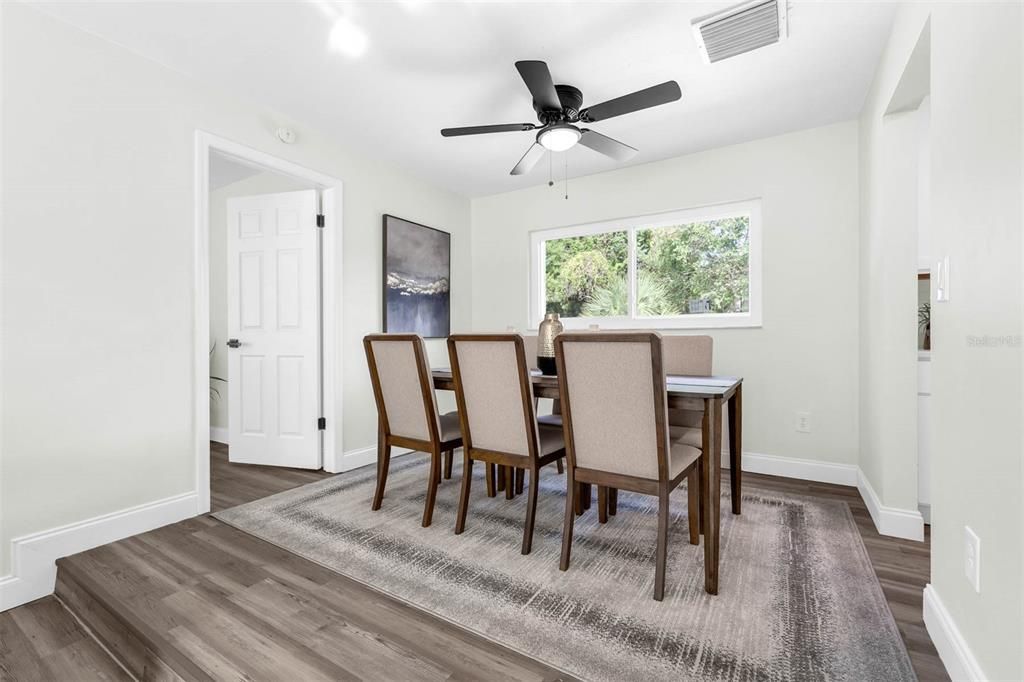 В аренду: $3,250 (4 спален, 2 ванн, 1604 Квадратных фут)