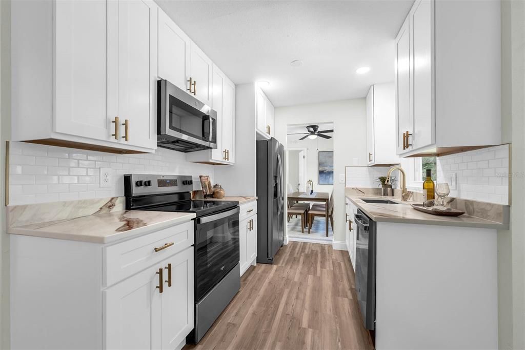 В аренду: $3,250 (4 спален, 2 ванн, 1604 Квадратных фут)