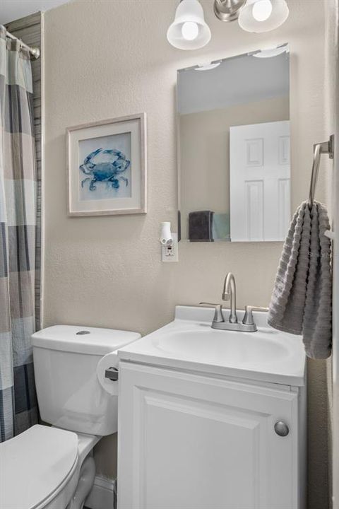 Под контрактом: $299,900 (2 спален, 1 ванн, 858 Квадратных фут)