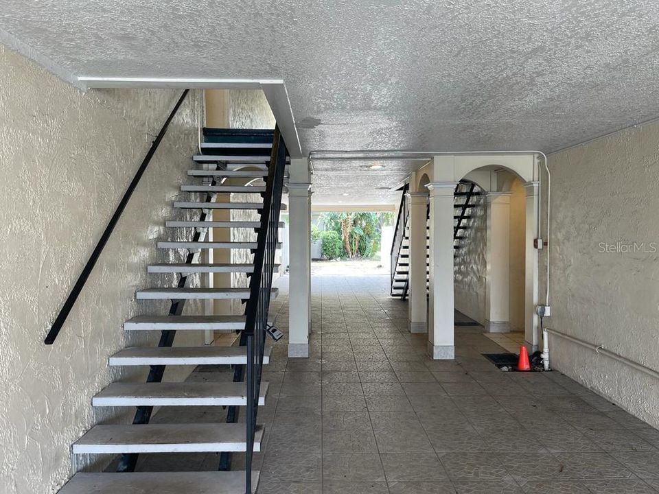 Activo con contrato: $1,100 (1 camas, 1 baños, 825 Pies cuadrados)