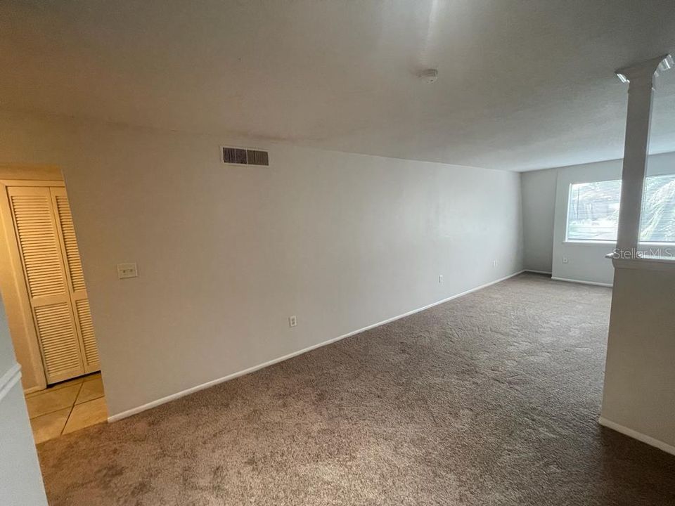 Activo con contrato: $1,100 (1 camas, 1 baños, 825 Pies cuadrados)