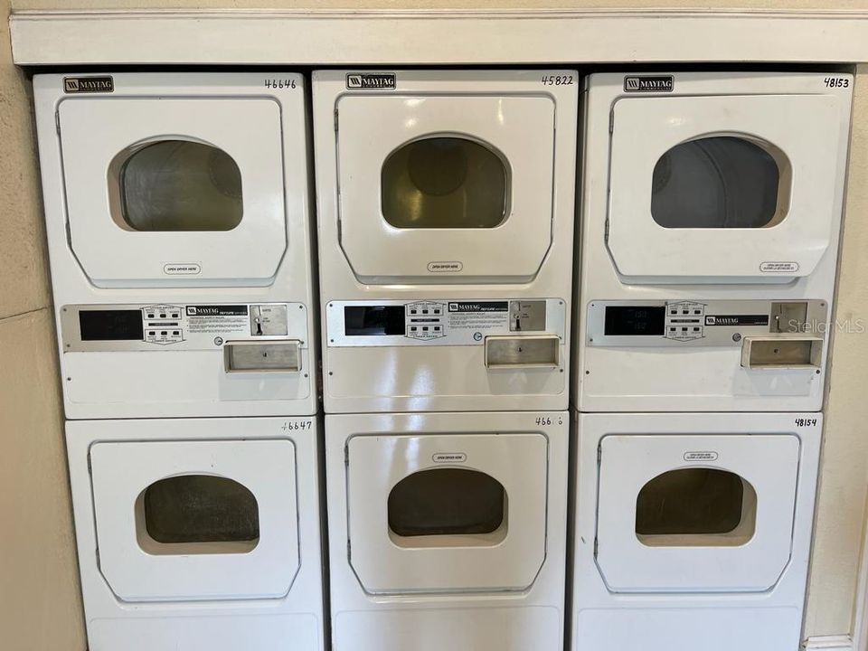 Activo con contrato: $1,100 (1 camas, 1 baños, 825 Pies cuadrados)