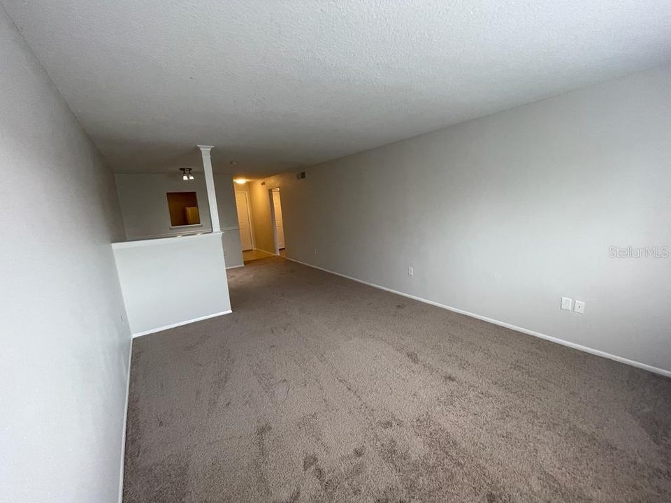 Activo con contrato: $1,100 (1 camas, 1 baños, 825 Pies cuadrados)