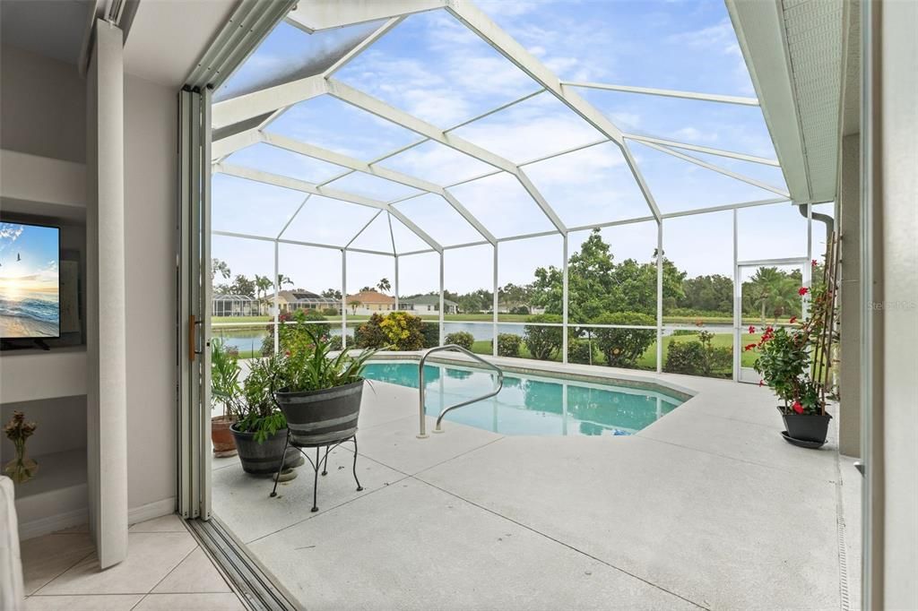 合同活跃: $515,000 (4 贝兹, 3 浴室, 2384 平方英尺)