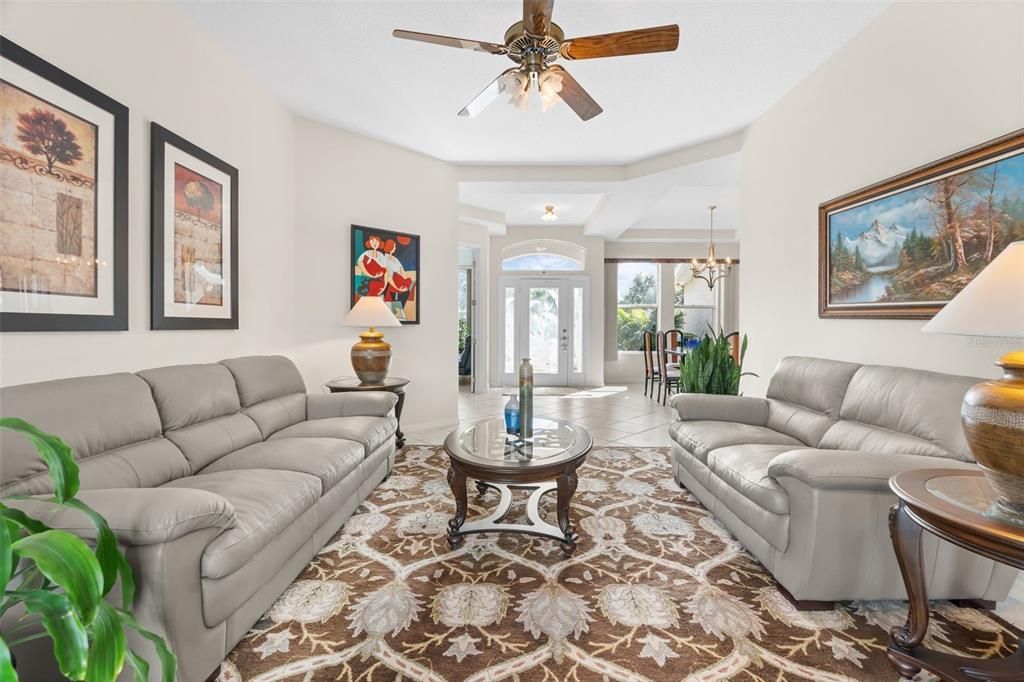 合同活跃: $515,000 (4 贝兹, 3 浴室, 2384 平方英尺)