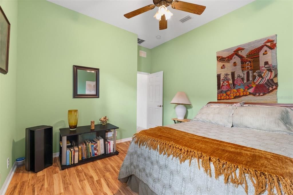 合同活跃: $515,000 (4 贝兹, 3 浴室, 2384 平方英尺)