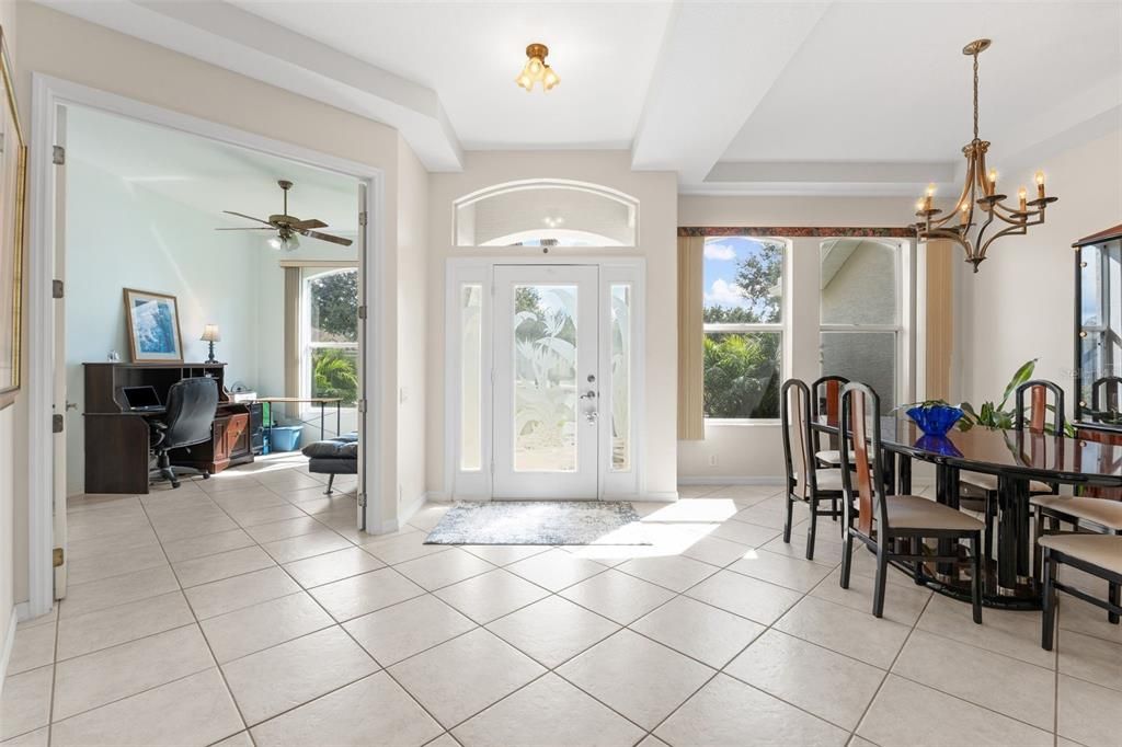 合同活跃: $515,000 (4 贝兹, 3 浴室, 2384 平方英尺)