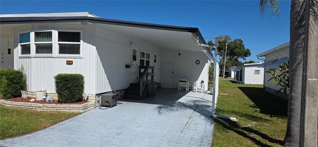 На продажу: $119,900 (2 спален, 2 ванн, 945 Квадратных фут)