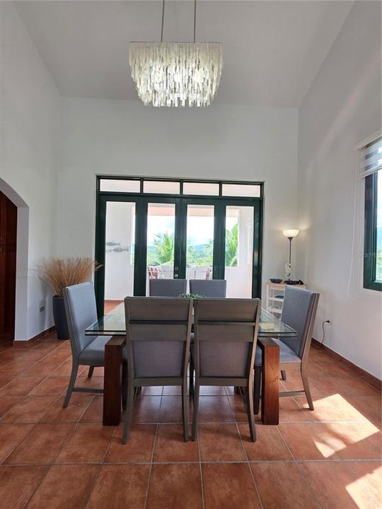 For Rent: $3,500 (2 beds, 2 baths, 1772 Square Feet)