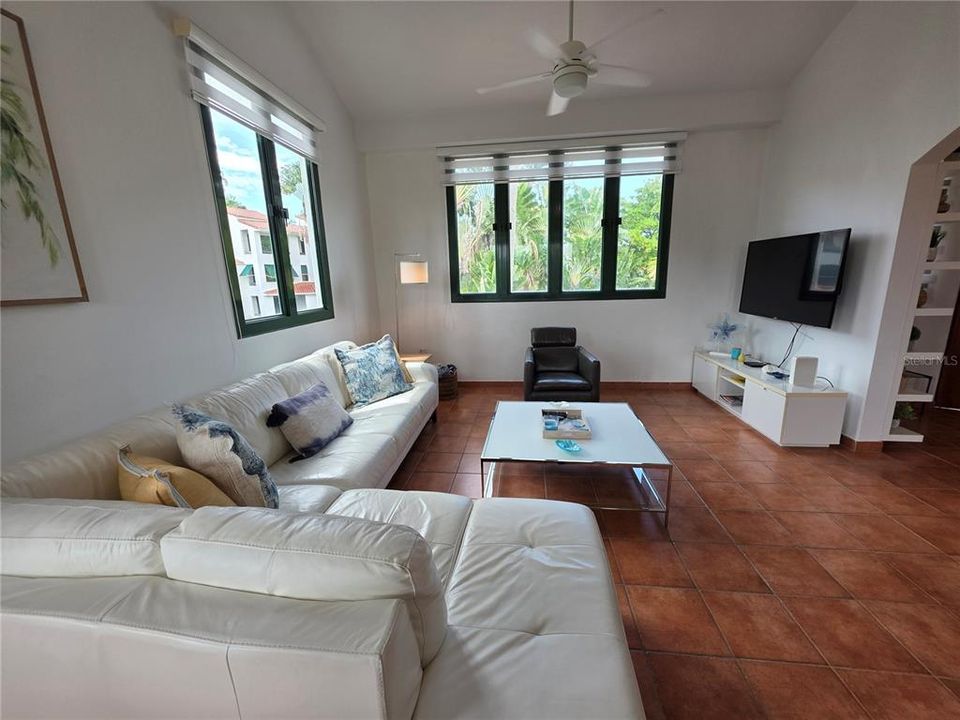 For Rent: $3,500 (2 beds, 2 baths, 1772 Square Feet)