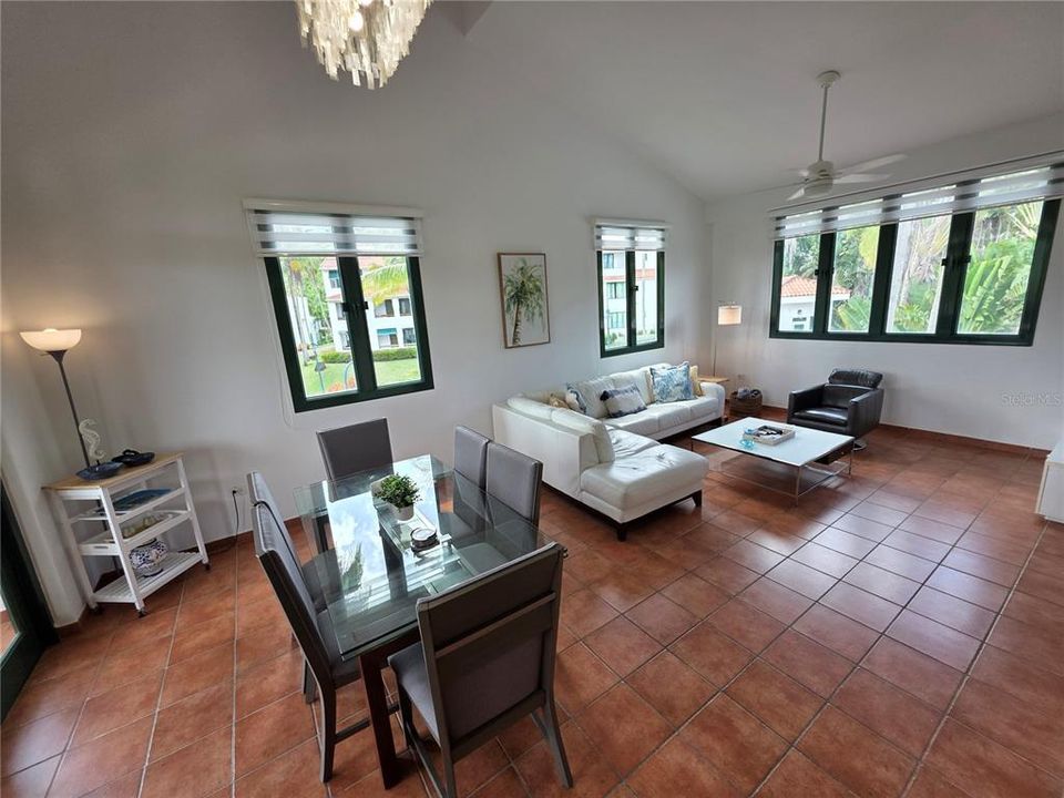 For Rent: $3,500 (2 beds, 2 baths, 1772 Square Feet)