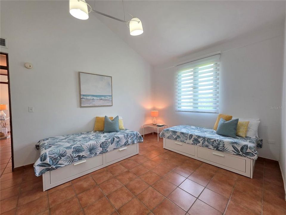 For Rent: $3,500 (2 beds, 2 baths, 1772 Square Feet)