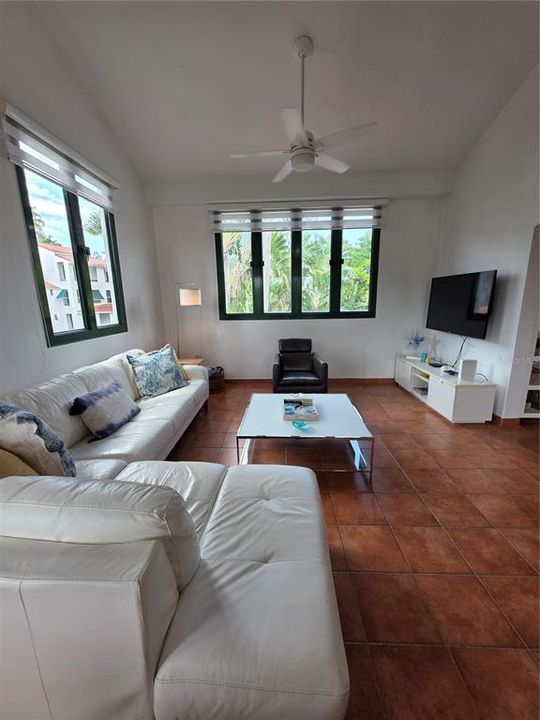 For Rent: $3,500 (2 beds, 2 baths, 1772 Square Feet)