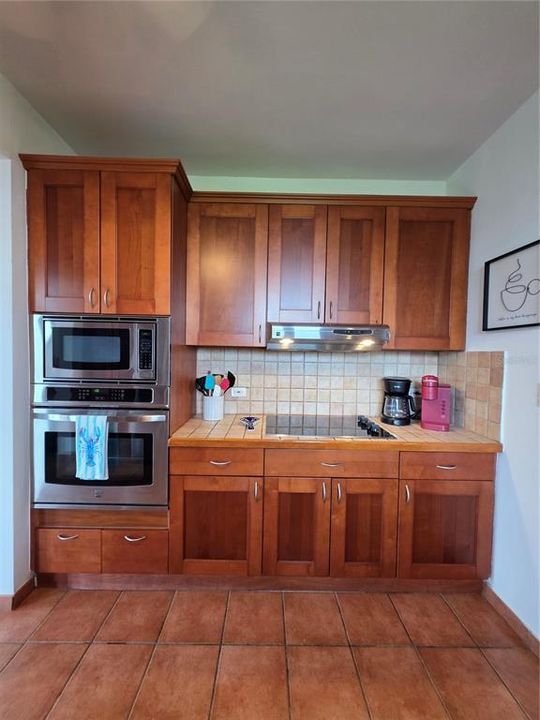 For Rent: $3,500 (2 beds, 2 baths, 1772 Square Feet)