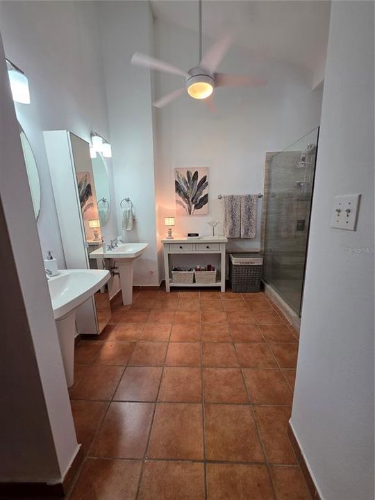 For Rent: $3,500 (2 beds, 2 baths, 1772 Square Feet)