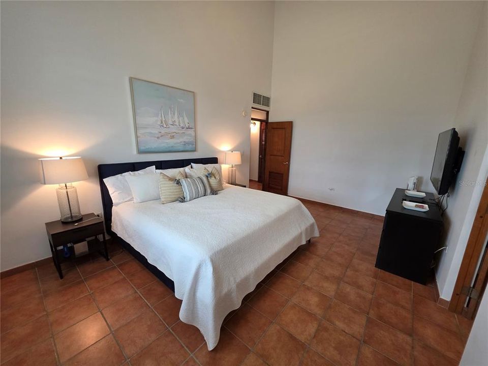 For Rent: $3,500 (2 beds, 2 baths, 1772 Square Feet)